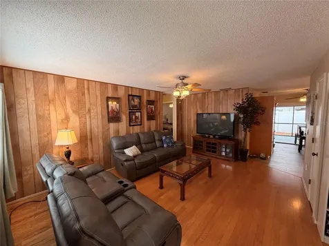 7238 55th Avenue N St Petersburg FL 33709
