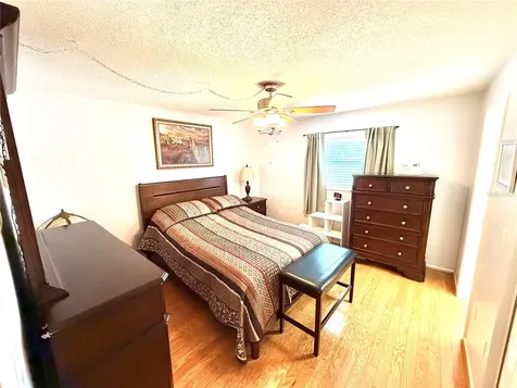 7238 55th Avenue N St Petersburg FL 33709