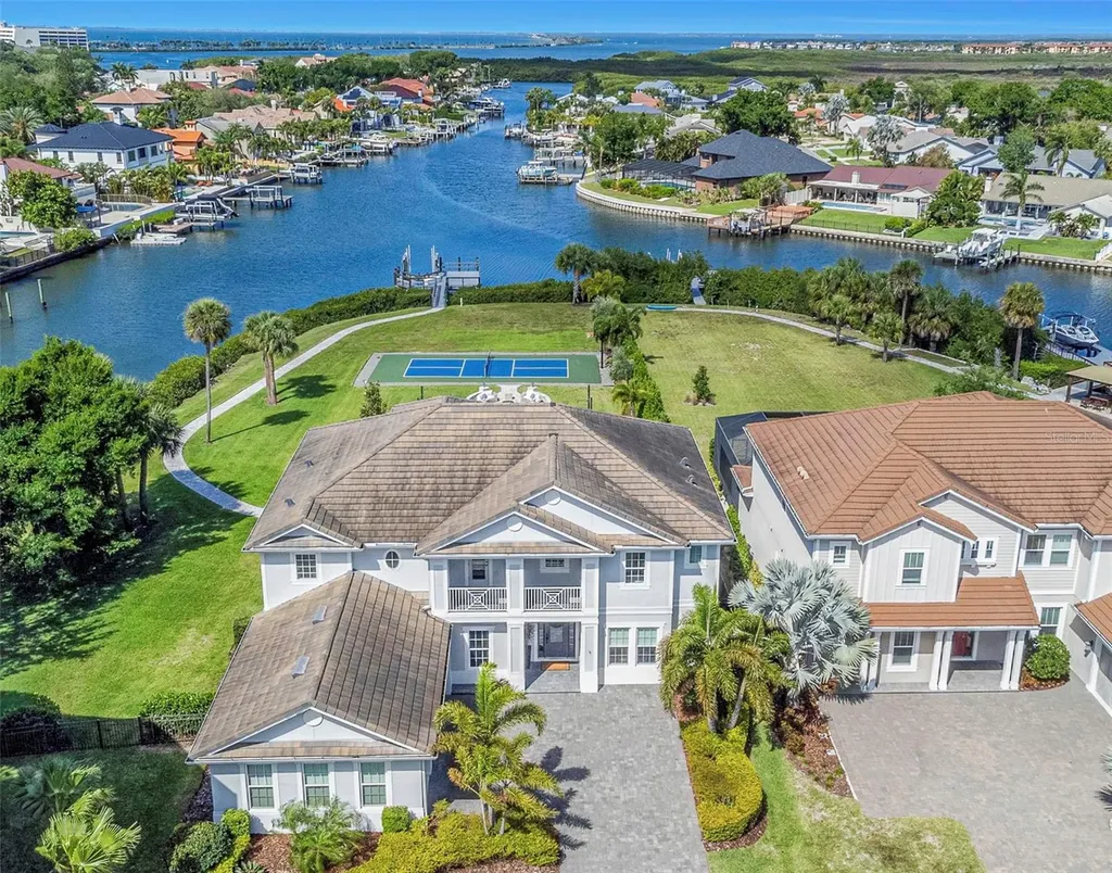 4028 Rocky Shores Drive Tampa FL 33634