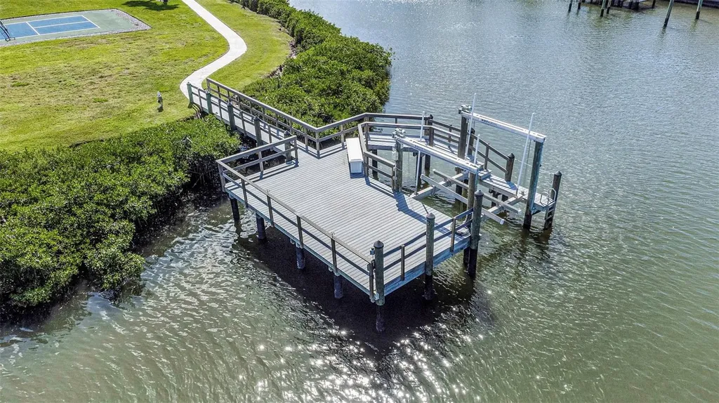 4028 Rocky Shores Drive Tampa FL 33634