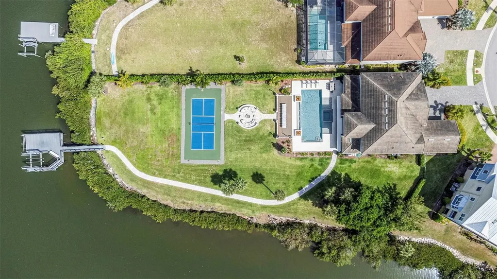 4028 Rocky Shores Drive Tampa FL 33634