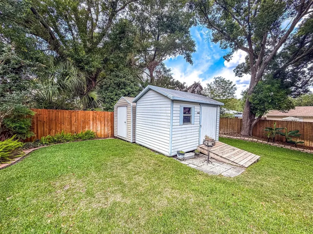 744 Cedar Knoll Drive N Lakeland FL 33809