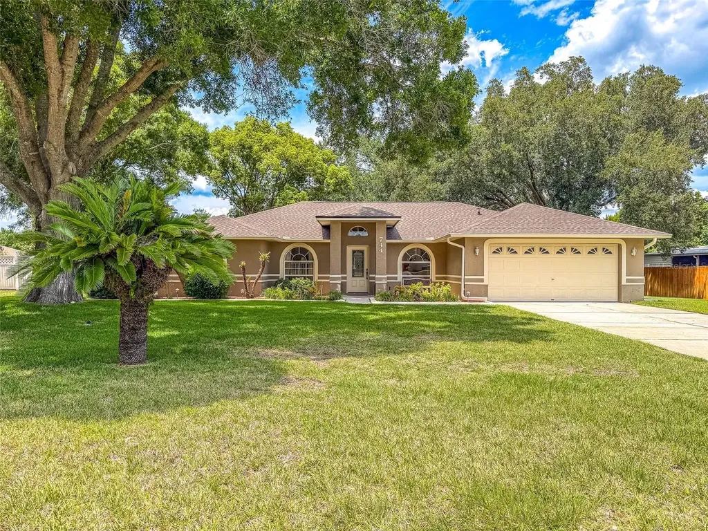744 Cedar Knoll Drive N Lakeland FL 33809