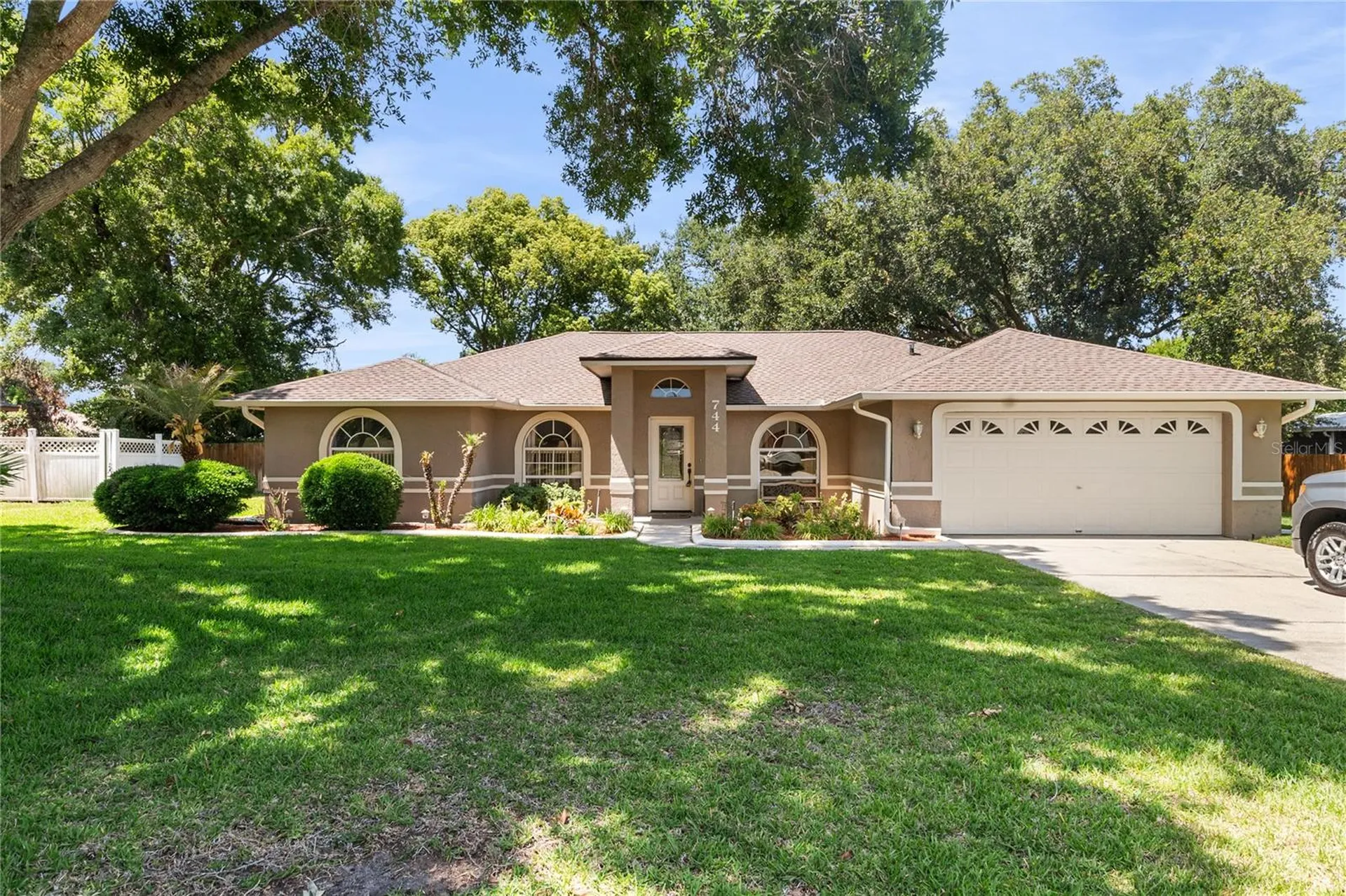 744 Cedar Knoll Drive N Lakeland FL 33809