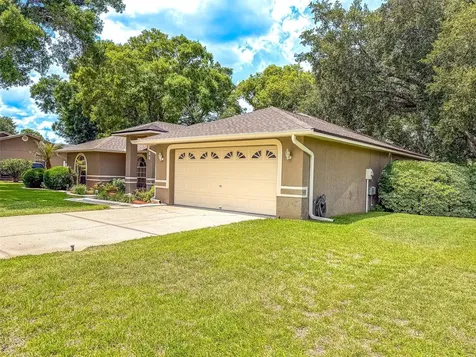 744 Cedar Knoll Drive N Lakeland FL 33809
