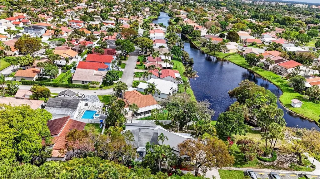 4701 NW 1st Place Deerfield Beach FL 33442