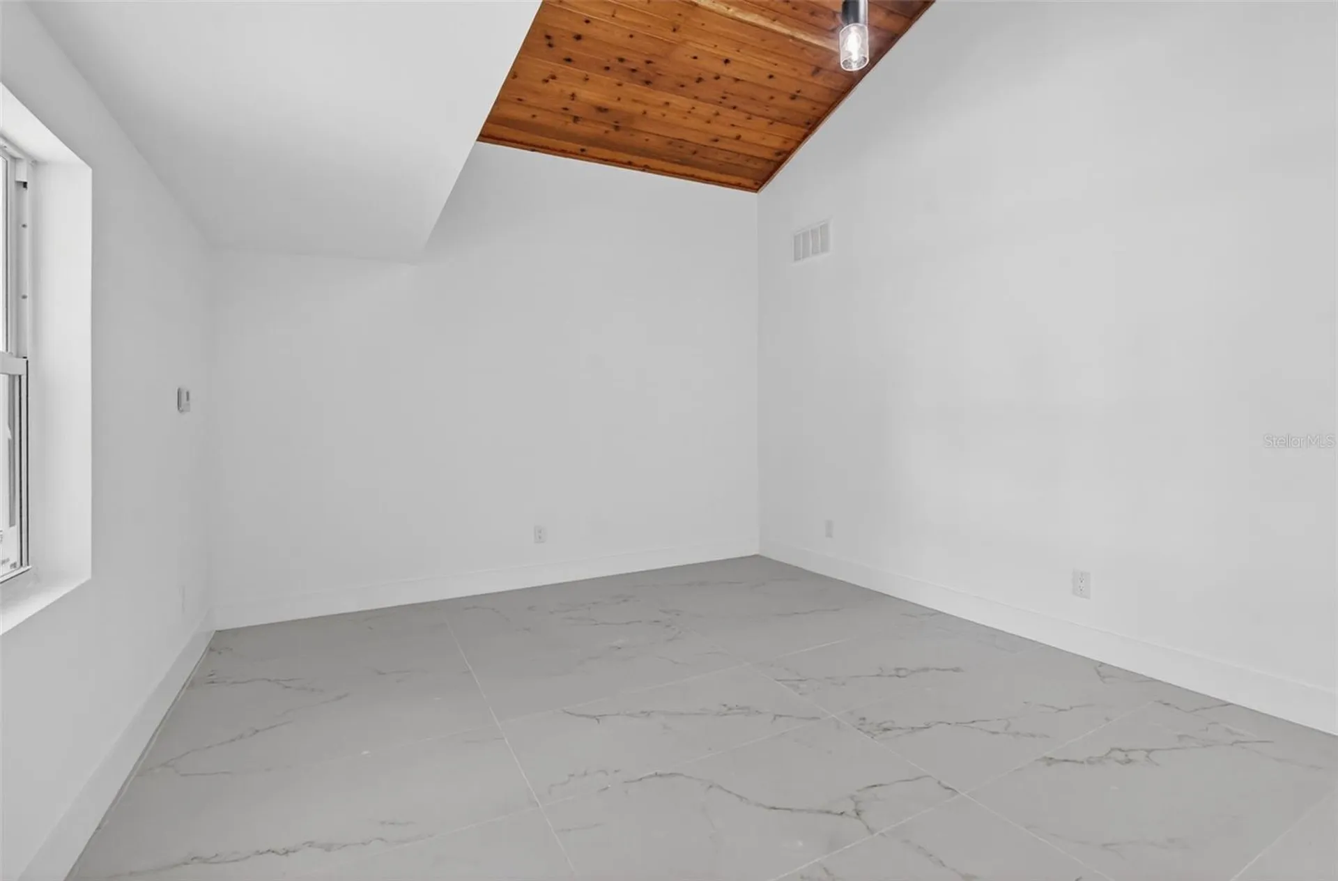4701 NW 1st Place Deerfield Beach FL 33442