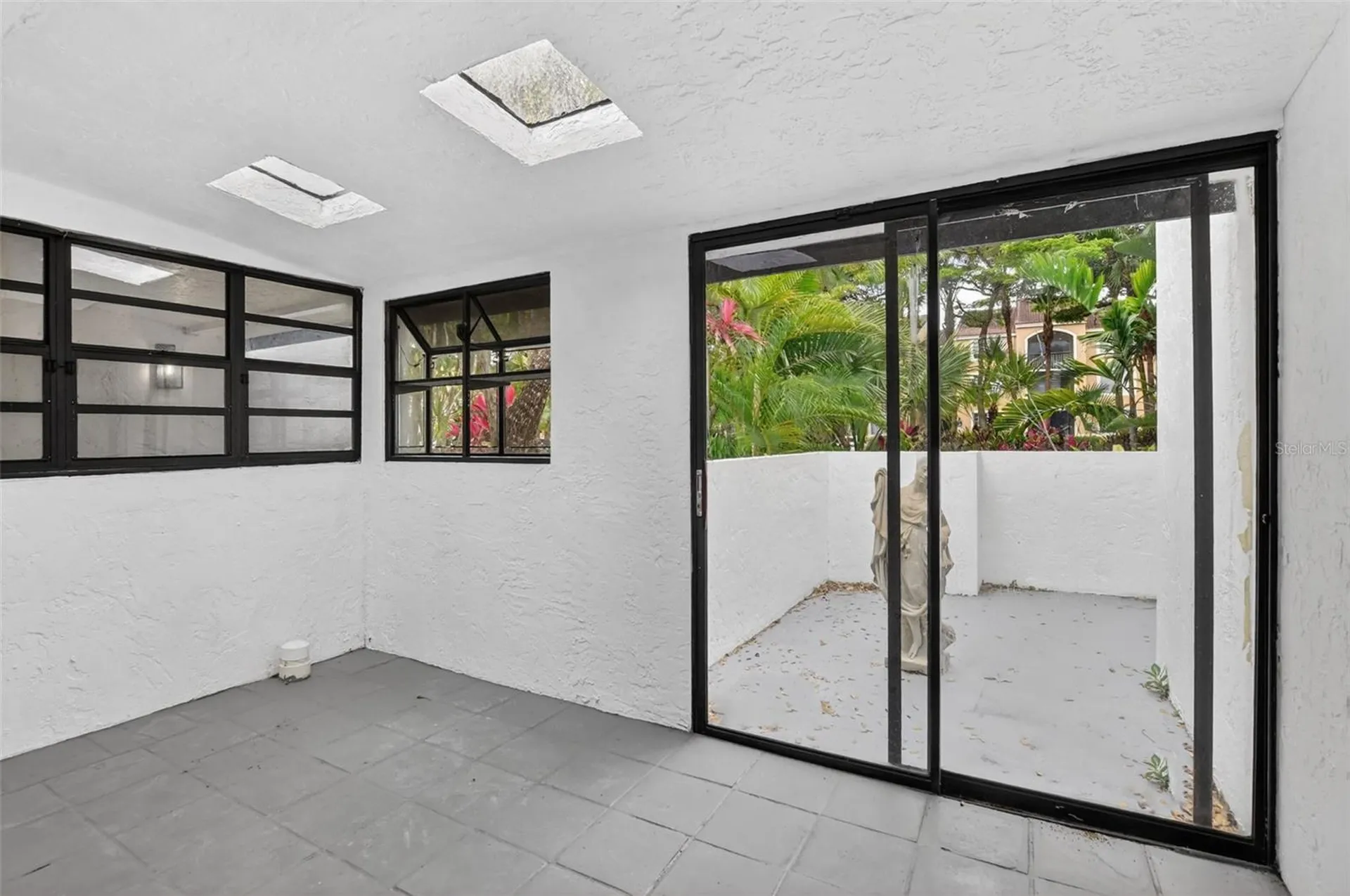 4701 NW 1st Place Deerfield Beach FL 33442
