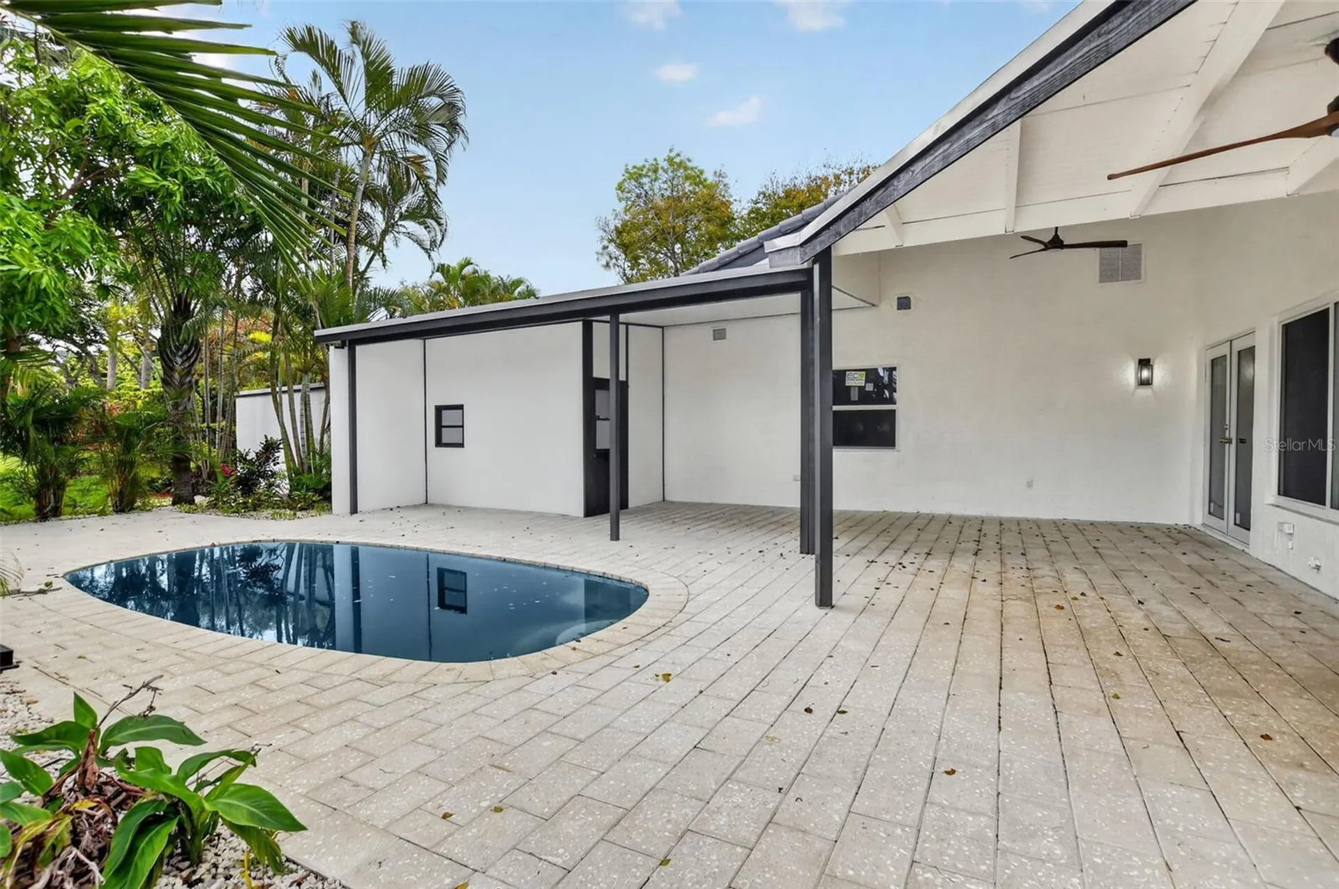 4701 NW 1st Place Deerfield Beach FL 33442