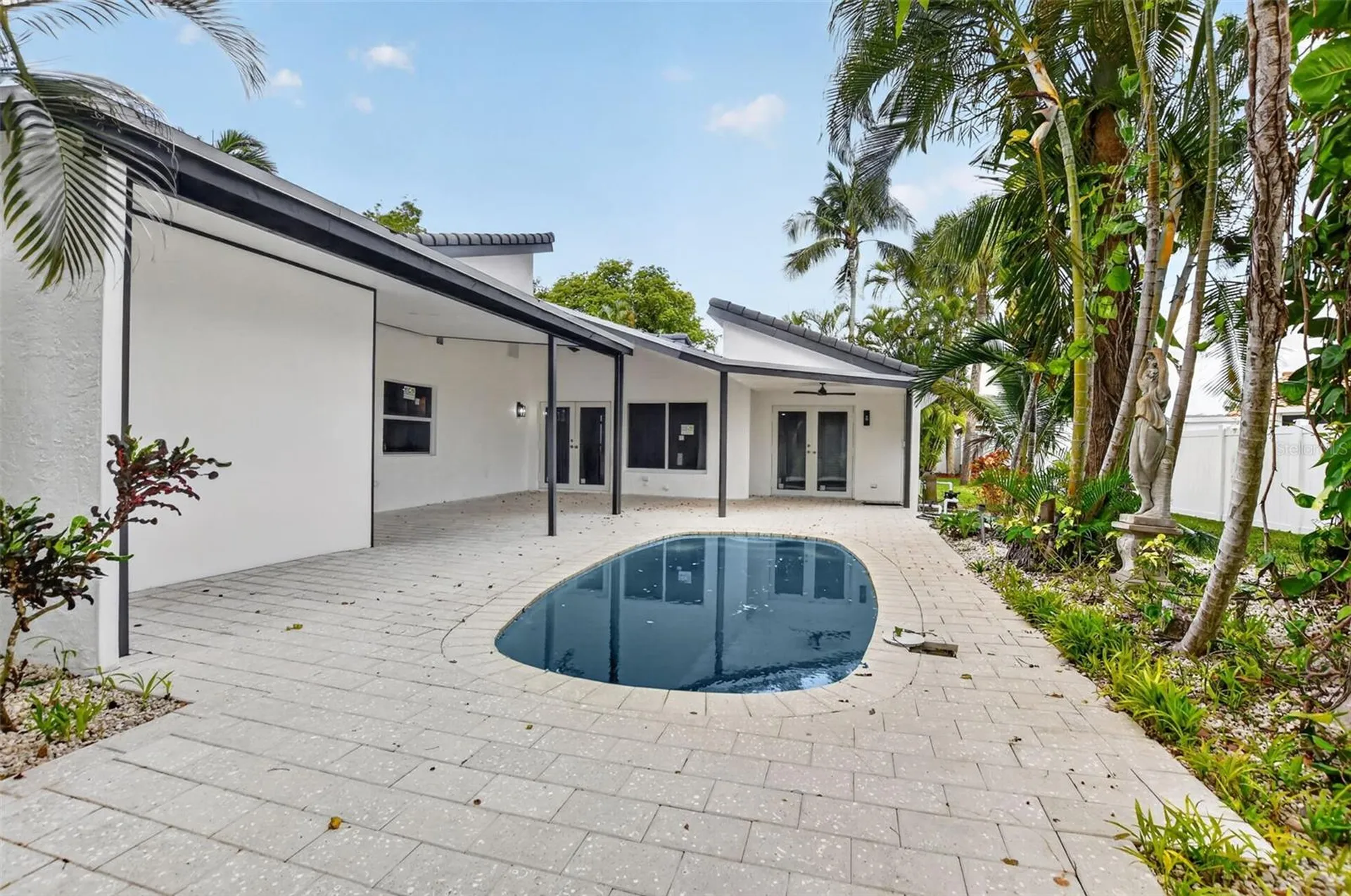 4701 NW 1st Place Deerfield Beach FL 33442