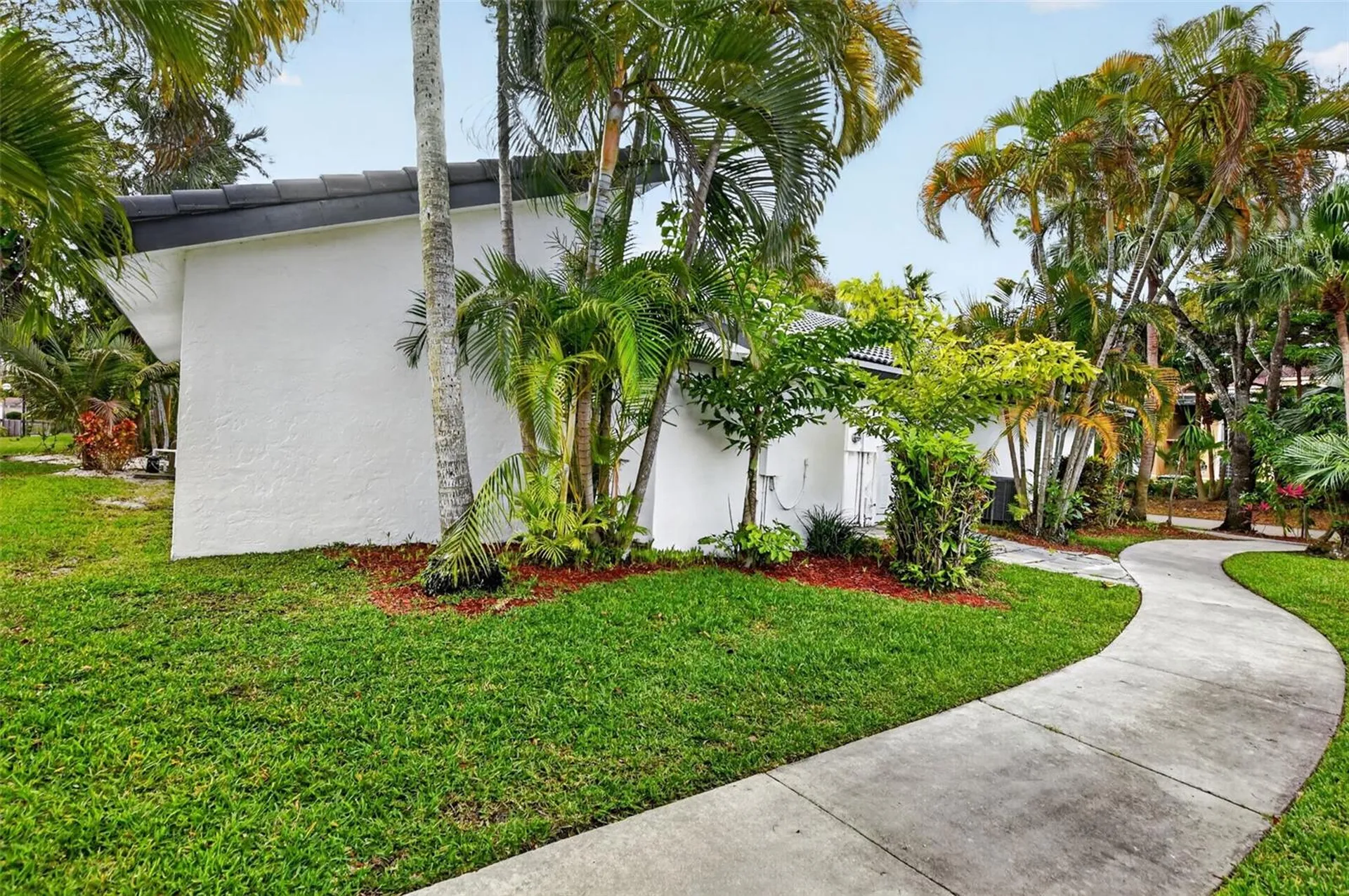 4701 NW 1st Place Deerfield Beach FL 33442
