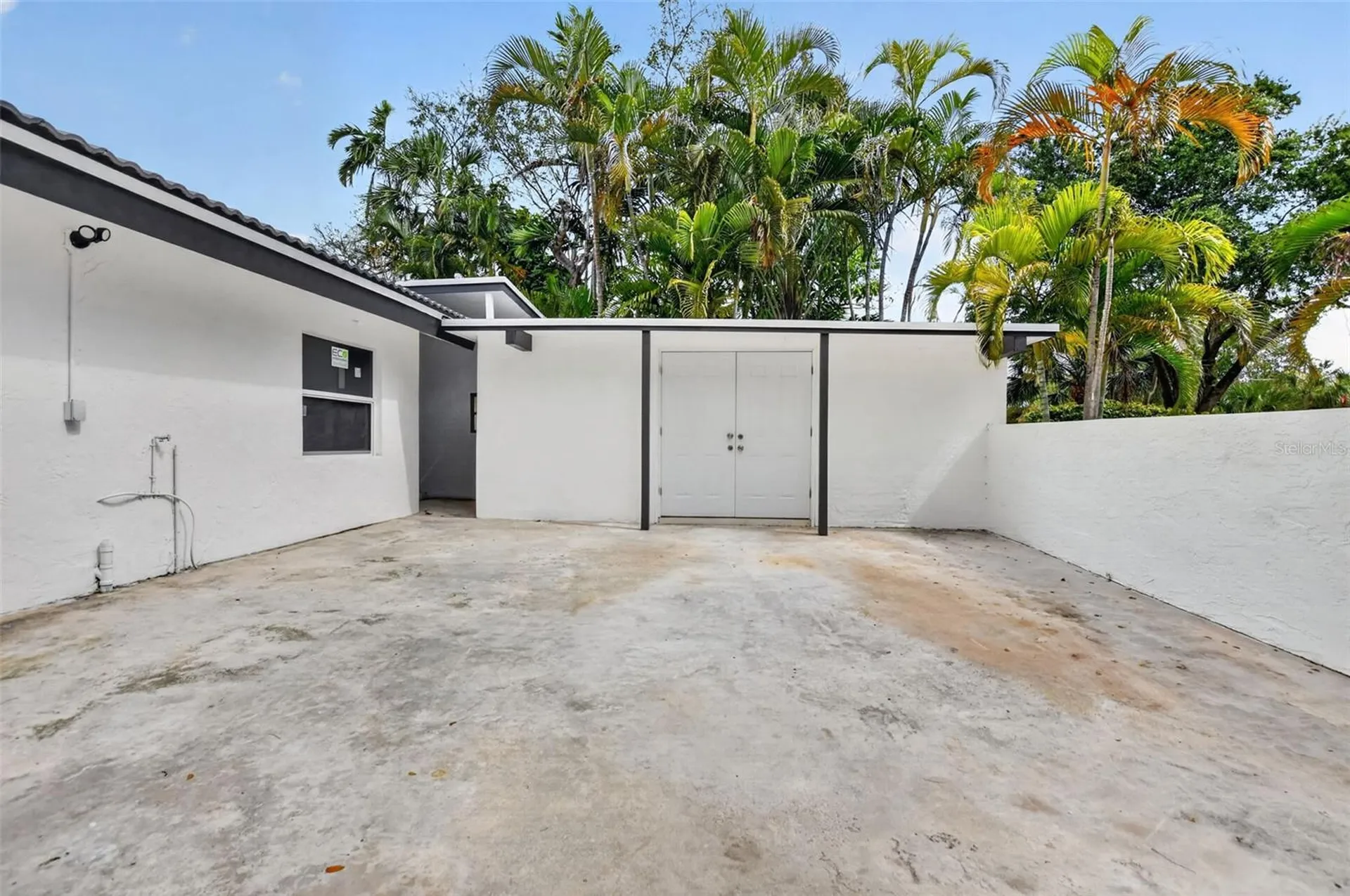4701 NW 1st Place Deerfield Beach FL 33442