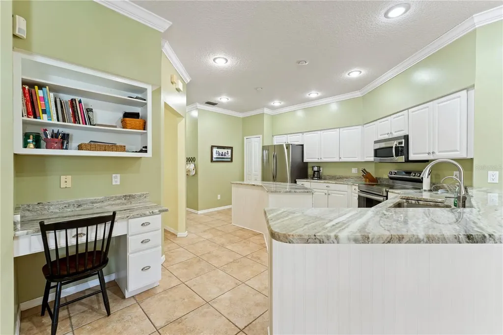 8715 Hidden Green Lane Tampa FL 33647