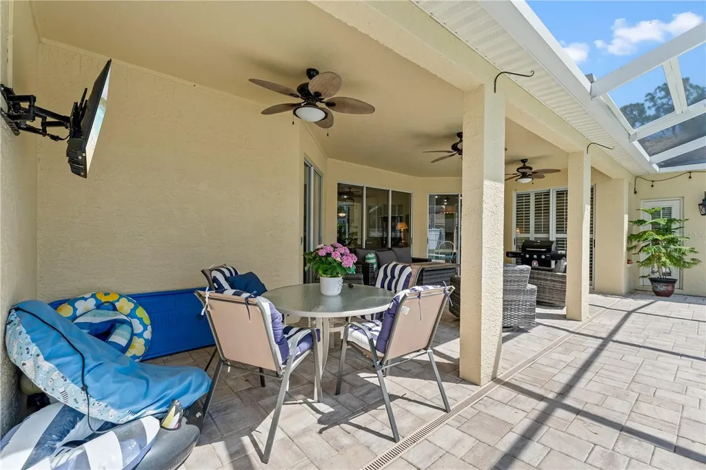 8715 Hidden Green Lane Tampa FL 33647