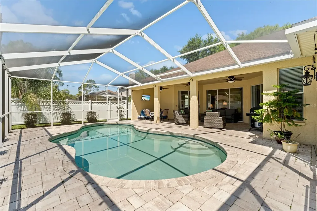 8715 Hidden Green Lane Tampa FL 33647