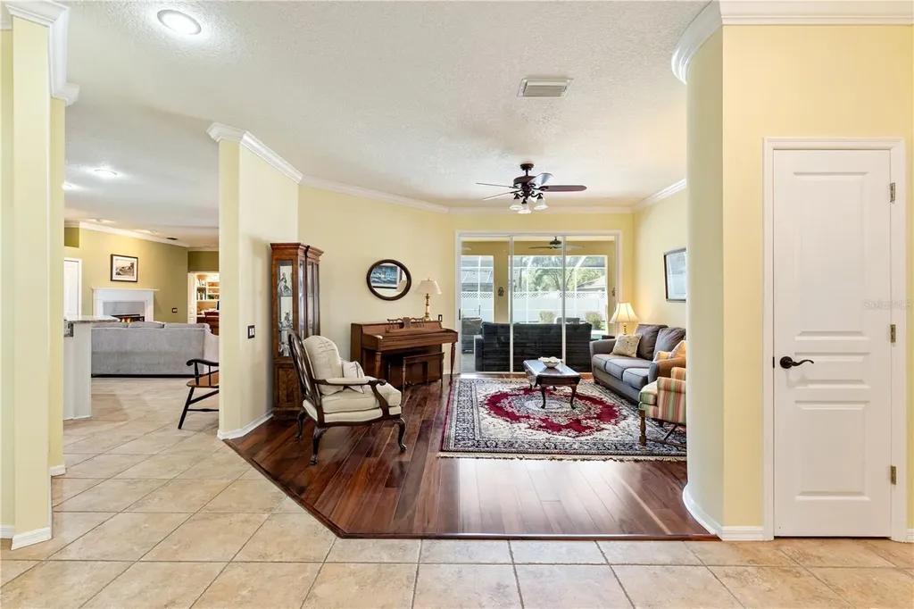 8715 Hidden Green Lane Tampa FL 33647