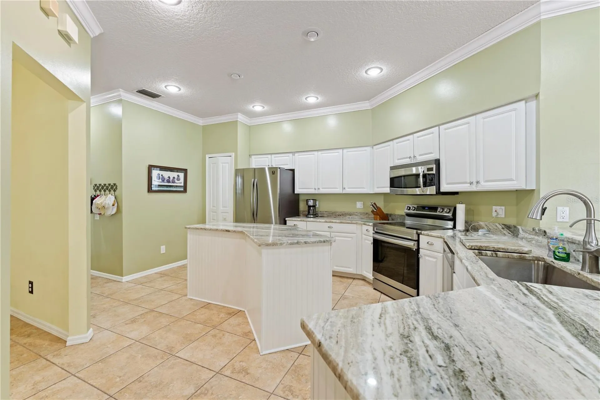 8715 Hidden Green Lane Tampa FL 33647