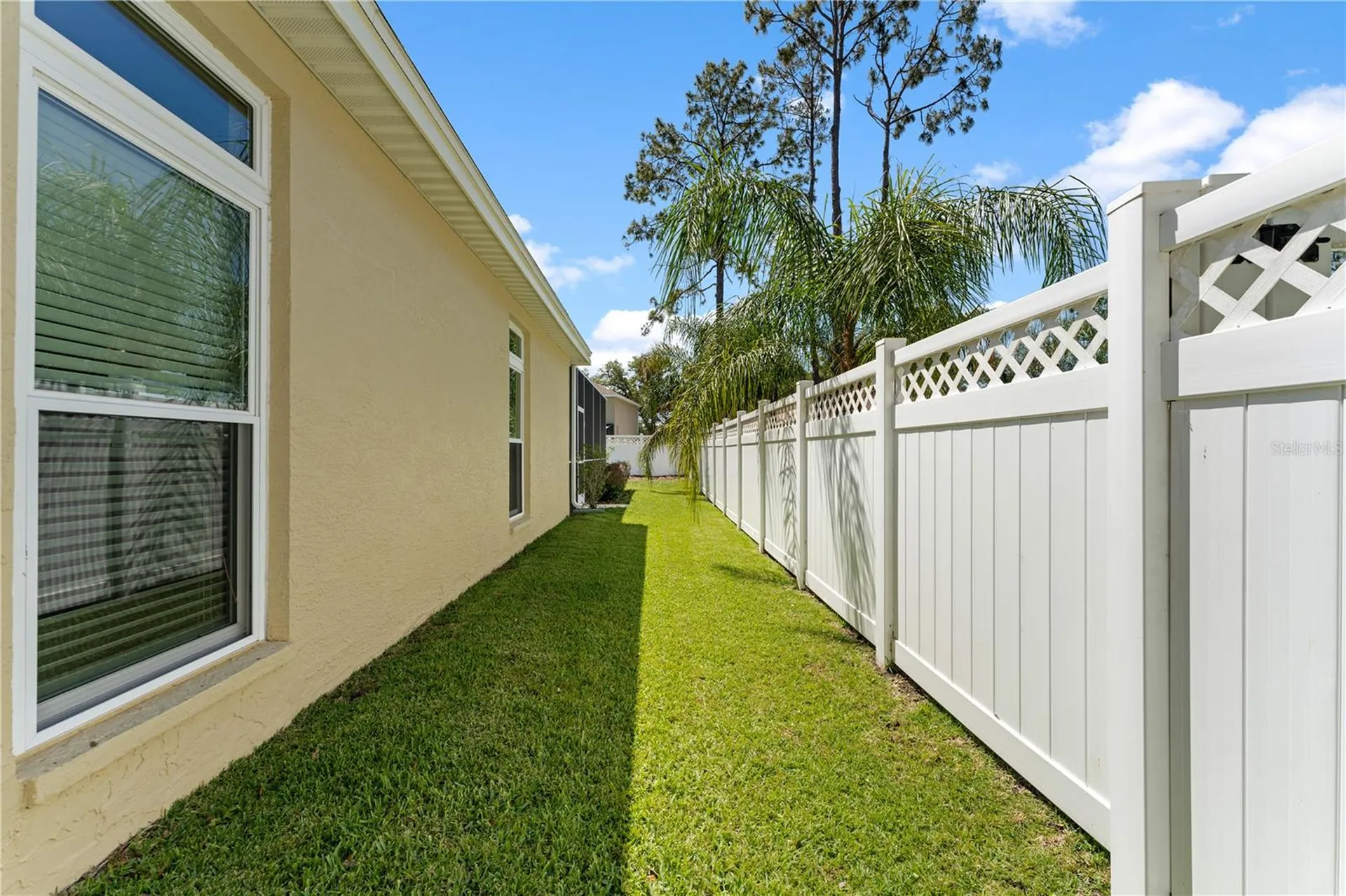 8715 Hidden Green Lane Tampa FL 33647