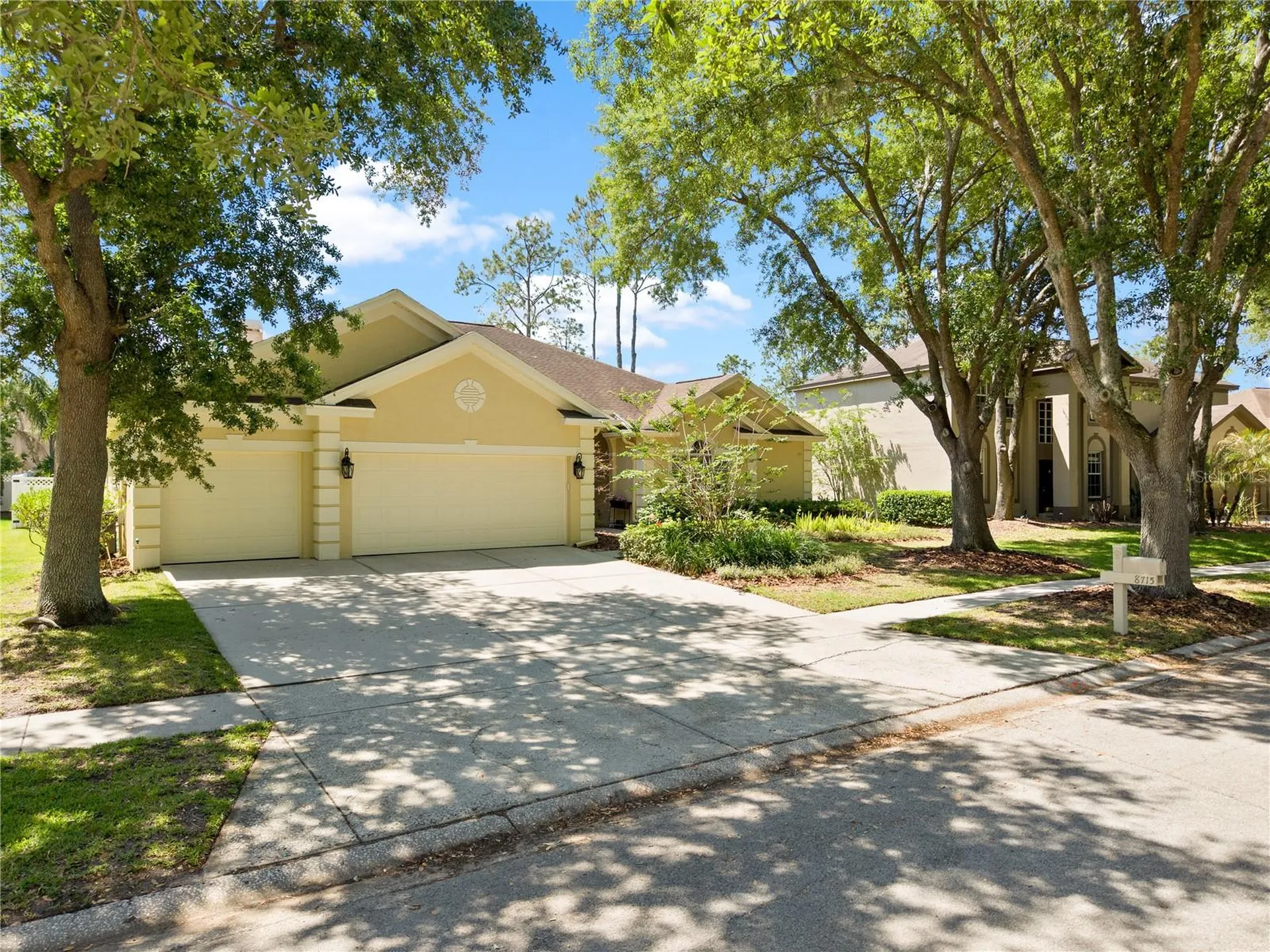 8715 Hidden Green Lane Tampa FL 33647