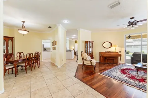 8715 Hidden Green Lane Tampa FL 33647