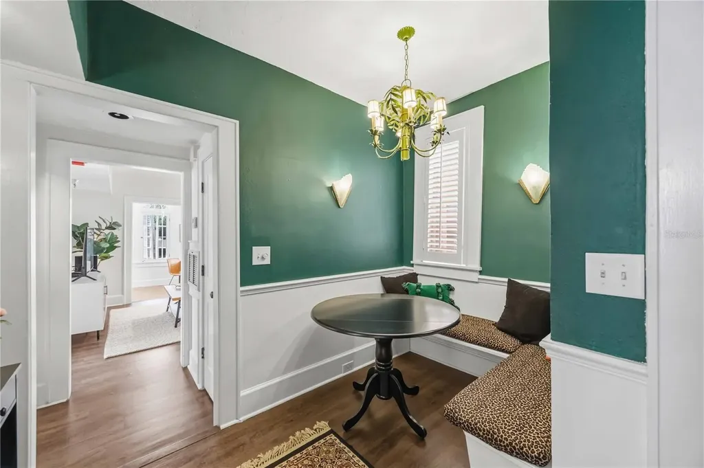 1221 N Palm Avenue Sarasota FL 34236