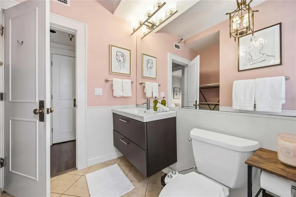 1221 N Palm Avenue Sarasota FL 34236