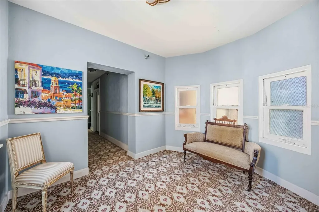 1221 N Palm Avenue Sarasota FL 34236