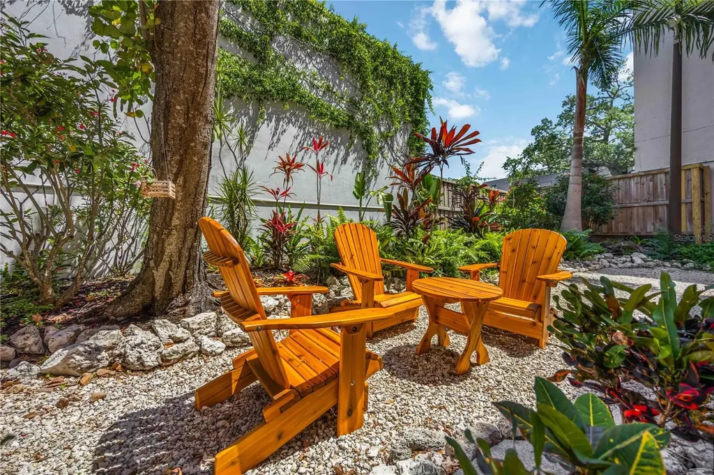 1221 N Palm Avenue Sarasota FL 34236