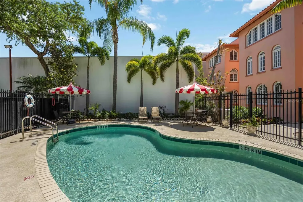 1221 N Palm Avenue Sarasota FL 34236
