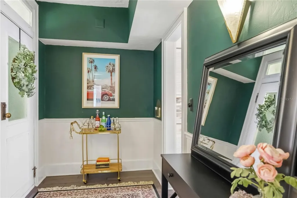 1221 N Palm Avenue Sarasota FL 34236
