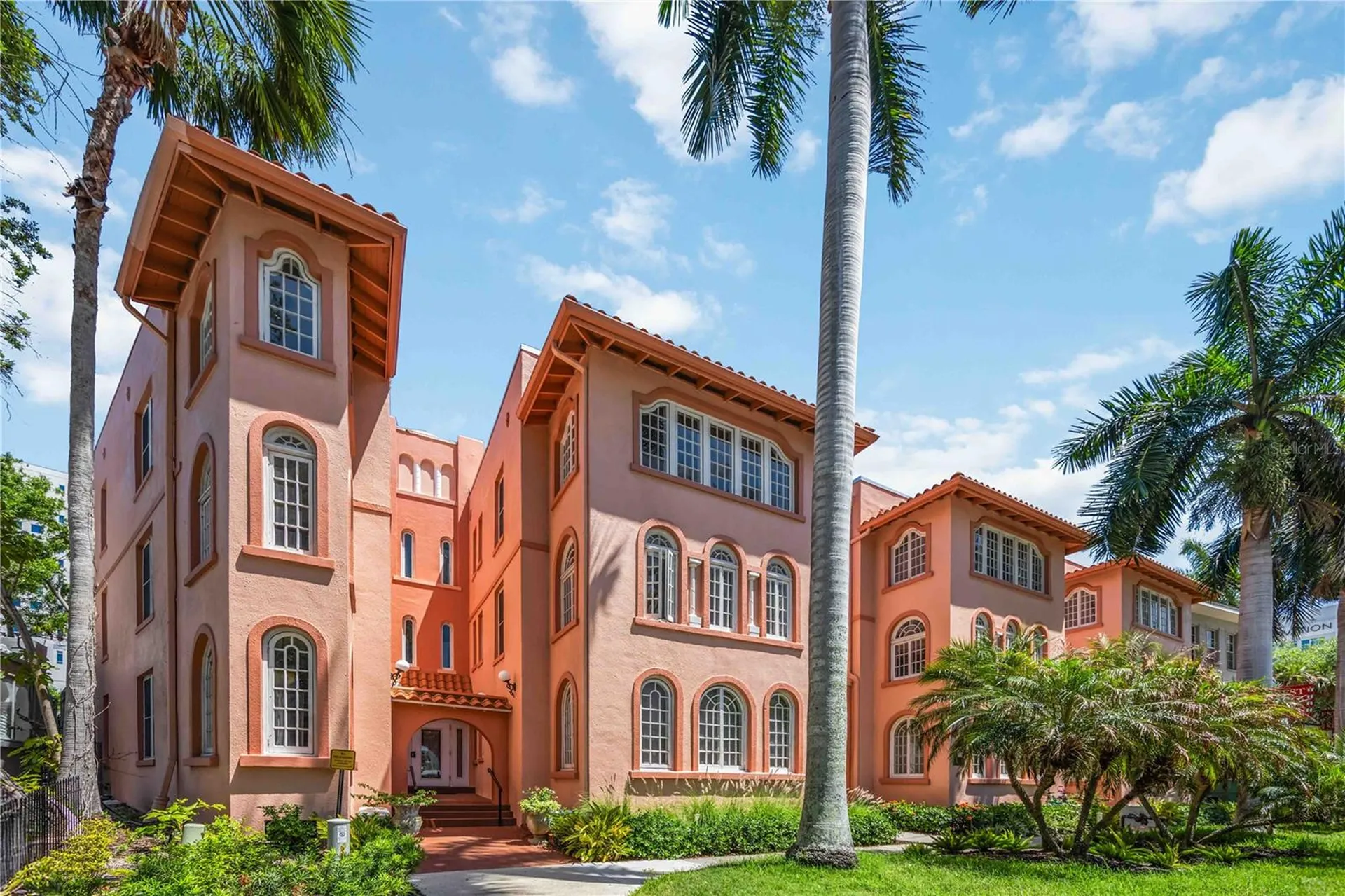 1221 N Palm Avenue Sarasota FL 34236