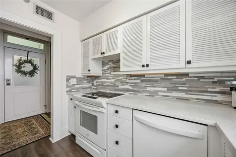 1221 N Palm Avenue Sarasota FL 34236