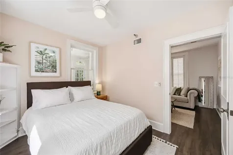 1221 N Palm Avenue Sarasota FL 34236