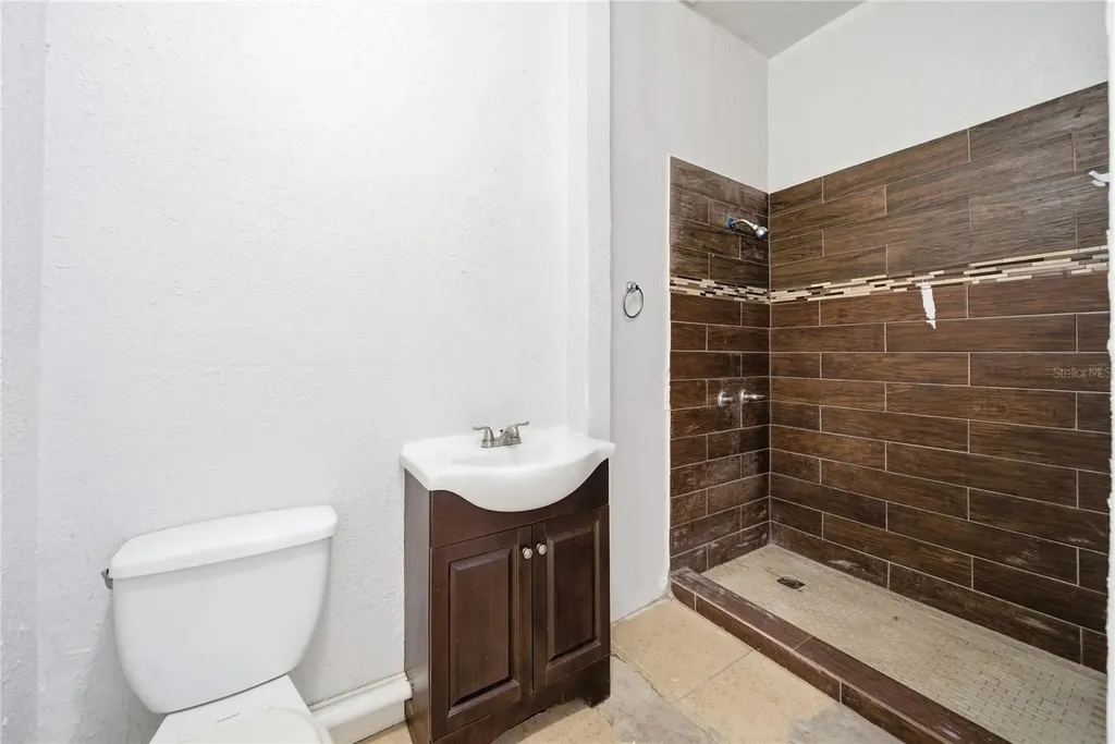 4988 Clarcona Ocoee Road Orlando FL 32810