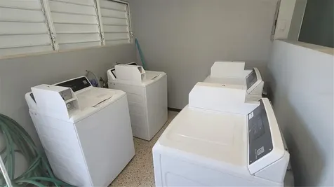 2A3 Apt-4 Avenue Laurel Bayamon PR 00956