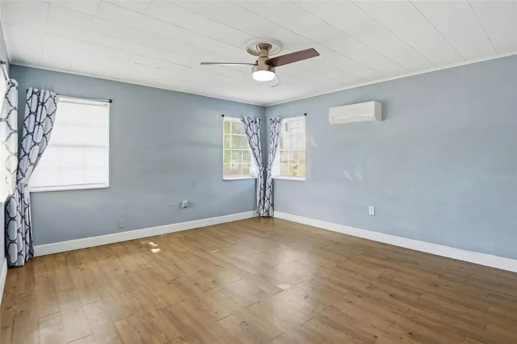 1110 27th Avenue W Bradenton FL 34205