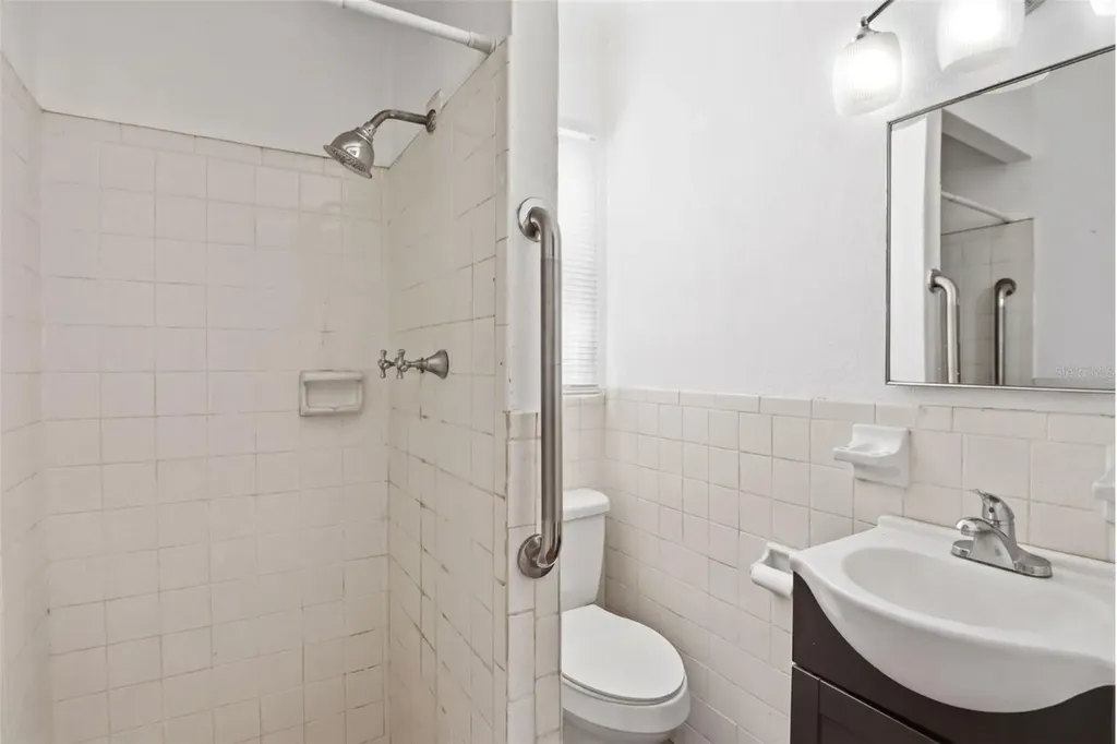 1110 27th Avenue W Bradenton FL 34205
