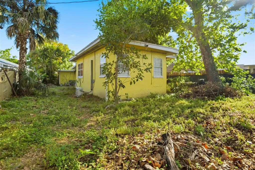 1110 27th Avenue W Bradenton FL 34205