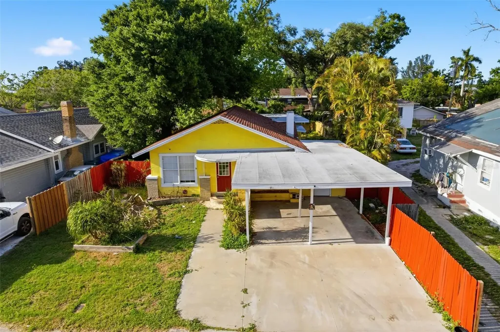 1110 27th Avenue W Bradenton FL 34205