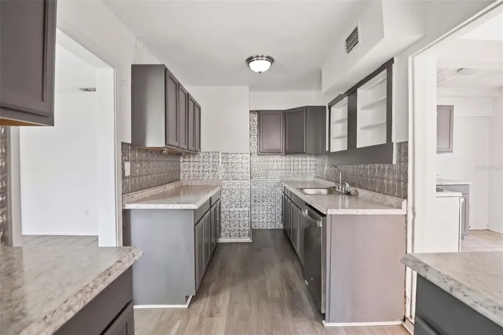 1110 27th Avenue W Bradenton FL 34205