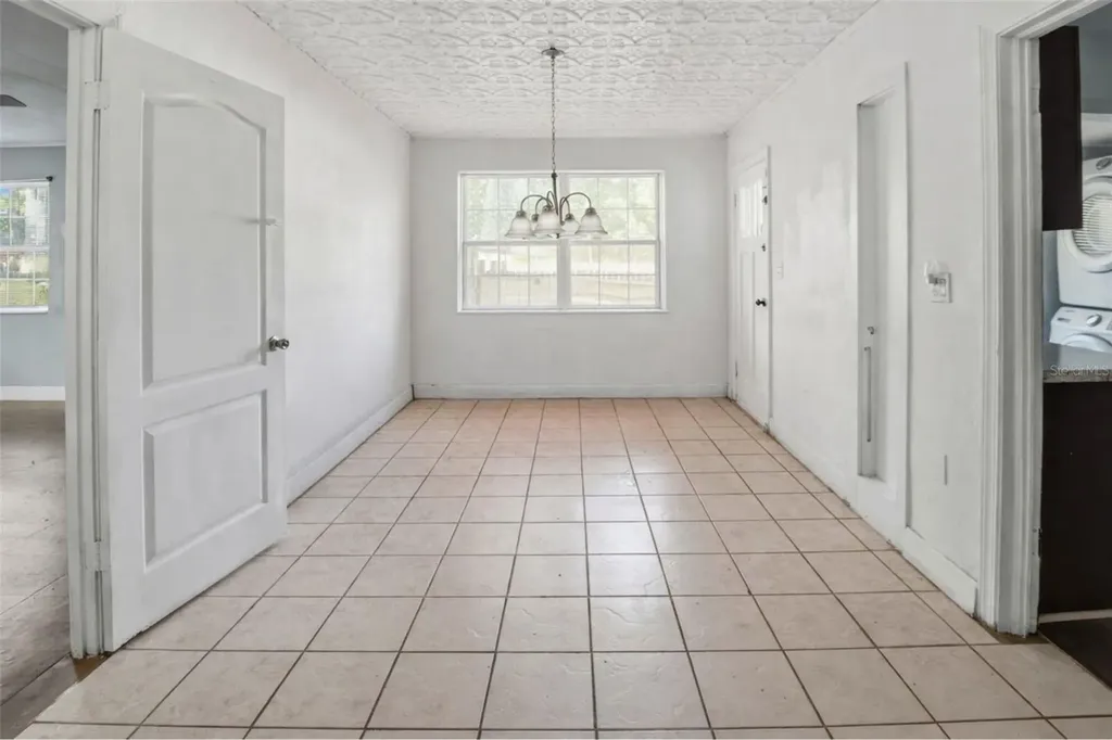 1110 27th Avenue W Bradenton FL 34205