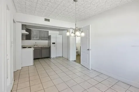 1110 27th Avenue W Bradenton FL 34205