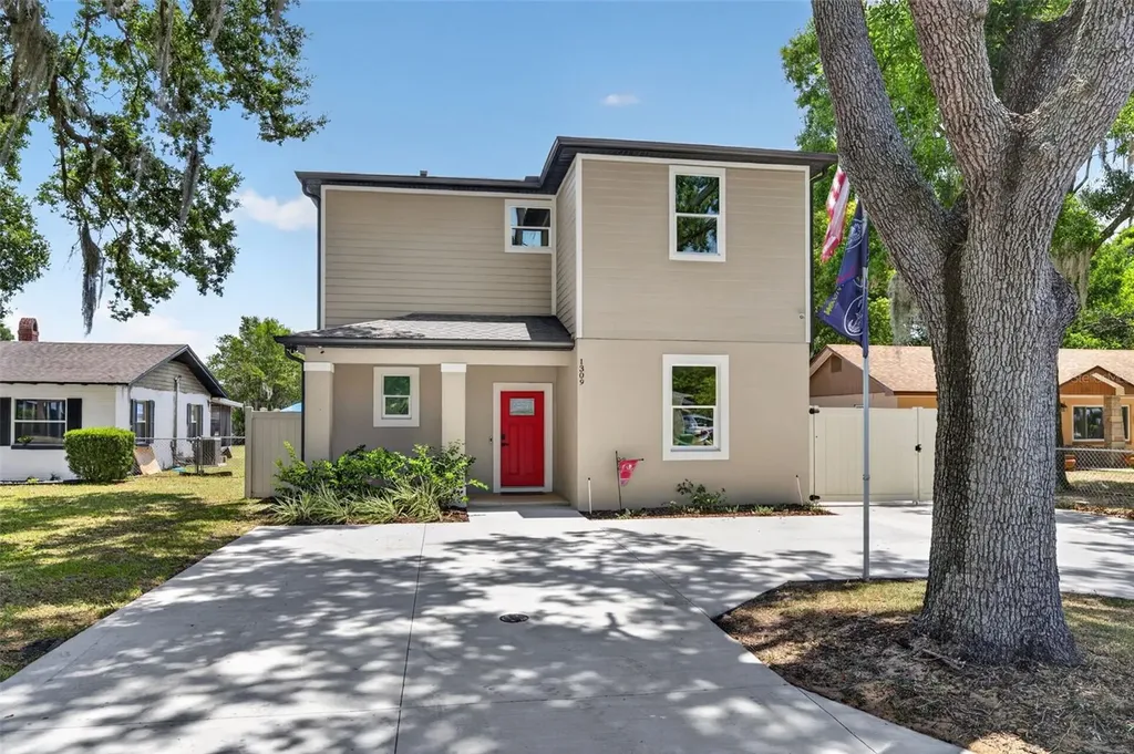 1309 S Center Street Eustis FL 32726
