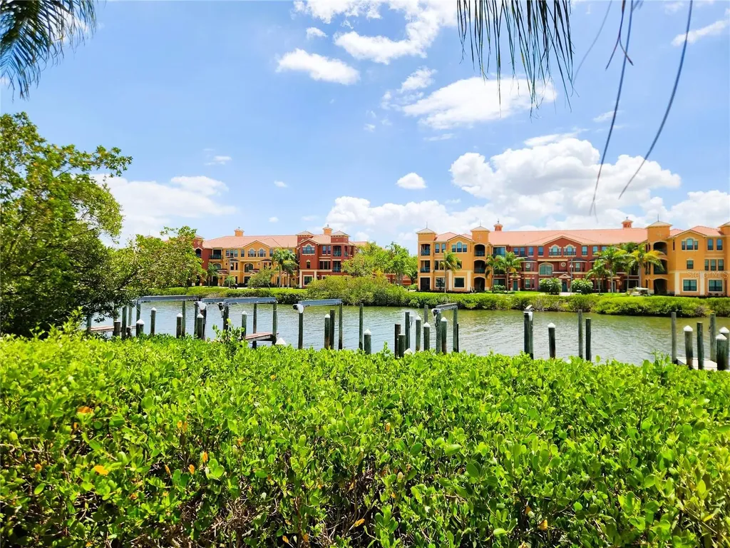 2733 Via Cipriani Clearwater FL 33764