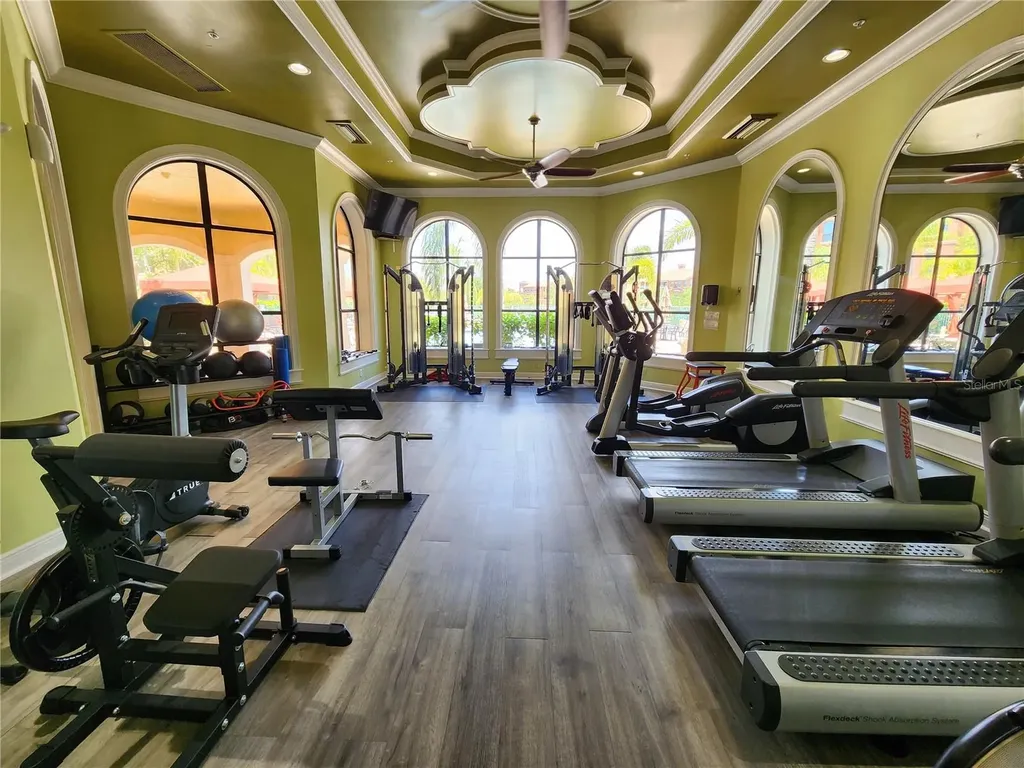 2733 Via Cipriani Clearwater FL 33764
