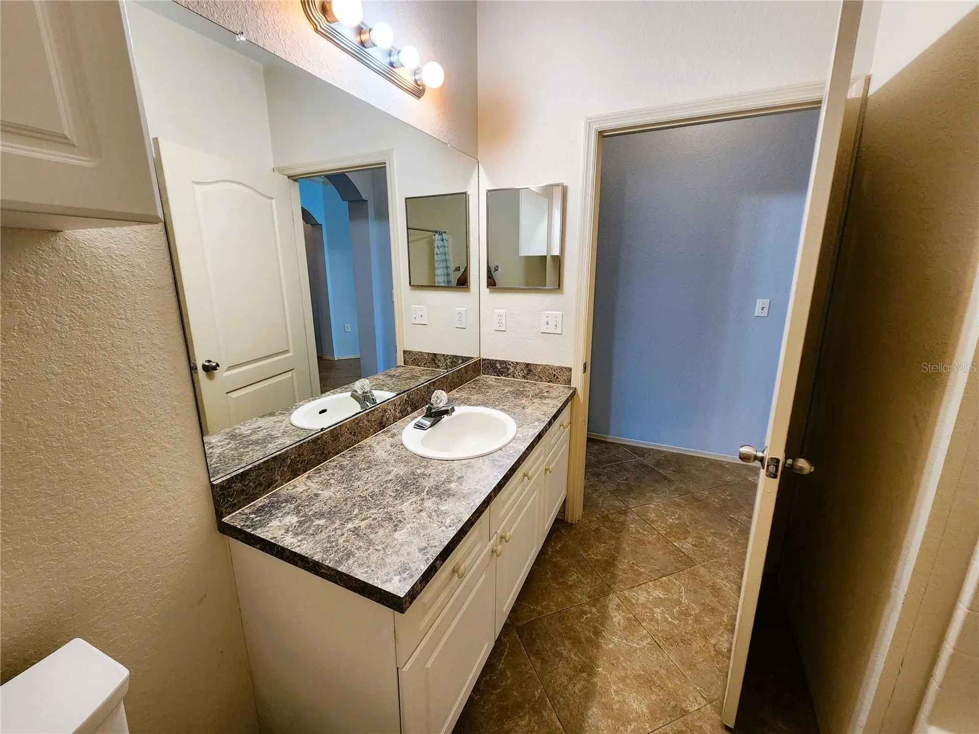 2733 Via Cipriani Clearwater FL 33764