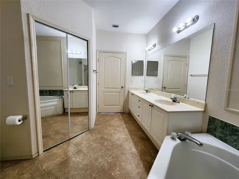 2733 Via Cipriani Clearwater FL 33764