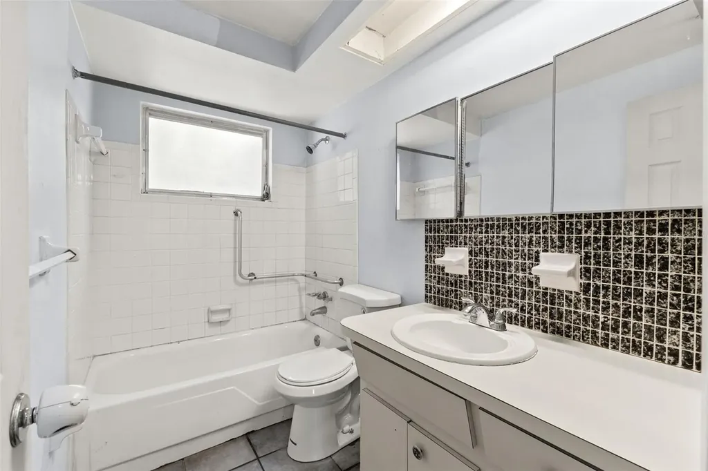 1050 Saxon Lane Holiday FL 34691