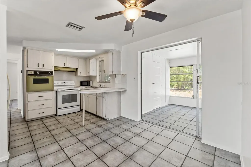 1050 Saxon Lane Holiday FL 34691