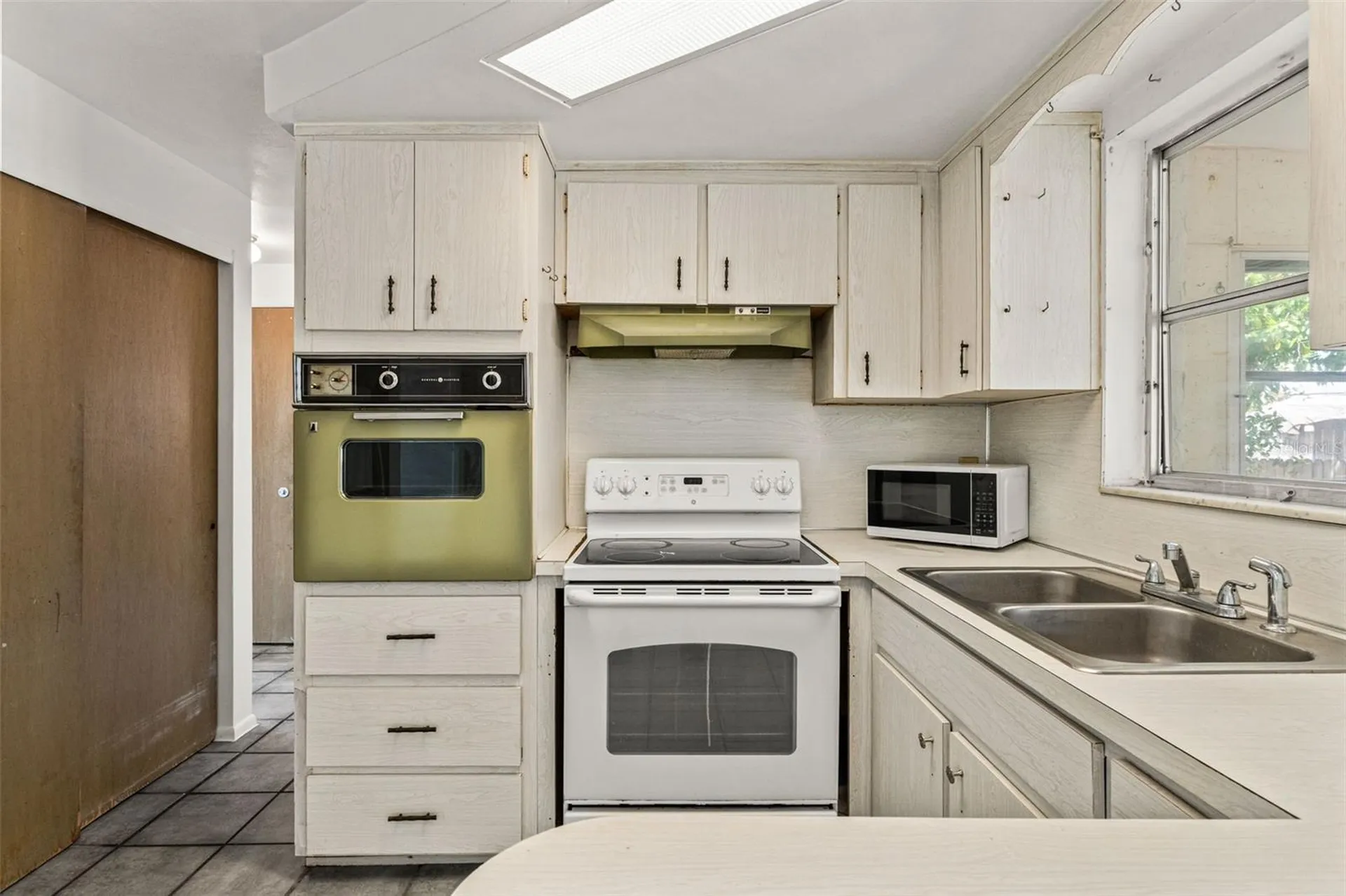 1050 Saxon Lane Holiday FL 34691